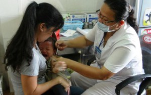 Bộ Y tế khuyến cáo người dân không nên tự tiêm vắc xin 'xách tay'