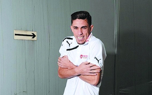 Gabriel Paulista: Chuyện về tháng lương đầu tiên bị đánh cắp