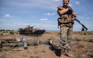 Các tay súng miền Đông Ukraine thỏa thuận ngừng bắn để ăn Tết