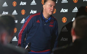 Louis van Gaal 'nổi điên', chỉ trích phóng viên vì nhắc đến Mourinho