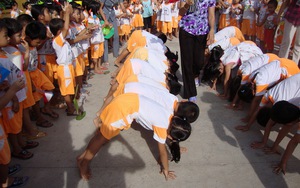 Teambuilding: Trò 'Chui hầm địa đạo' chơi như thế nào?