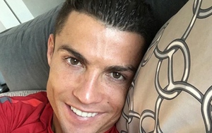 Ảnh Giáng sinh nhà Becks gây sốt, Ronaldo cô đơn nhưng ấm áp