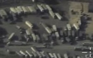 VIDEO: Máy bay Nga 'điểm xạ' xe bồn chở dầu của IS giữa đoàn xe đông nghịt