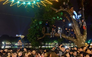 Chen lấn trong đêm Giao thừa: Thiếu quảng trường hay kém ý thức nơi công cộng?