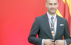 Guardiola ăn mặc phong cách nhất Tây Ban Nha