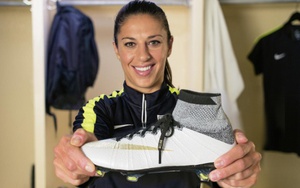 Chạy đua với adidas của Messi, Nike 'thửa' giày riêng cho Nữ cầu thủ xuất sắc nhất năm