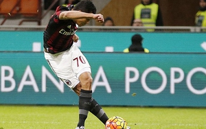 VIDEO: Mục tiêu của Chelsea lập siêu phẩm 'rabona' cho Milan