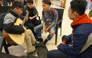 Thanh niên miền Bắc kéo nhau đi sơ tuyển 'X-Factor', 'Giọng hát Việt'