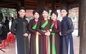 Video: Hát quan họ ở hội Lim 2015