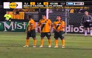 Đây là 'siêu phẩm' sút phạt còn đẹp hơn cả Roberto Carlos?