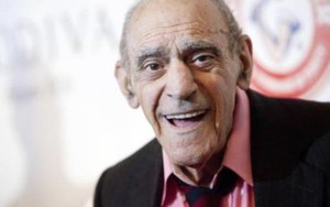 Nhìn lại sự nghiệp nam diễn viên phim 'Bố già' vừa qua đời ở tuổi 94