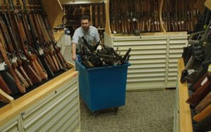 LHP Sundance 'nã đại bác' vào nạn bạo lực súng đạn ở Mỹ