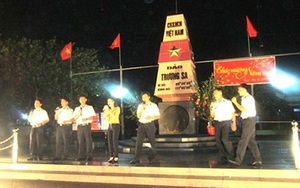 Ký sự đến với Tết Trường Sa: Đêm giao thừa ấp áp dưới vườn bàng vuông của lính đảo