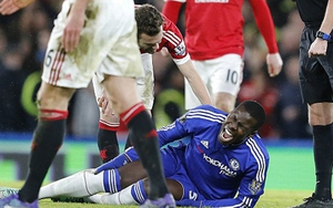 SỐC cho Chelsea: Kurt Zouma phải ngồi ngoài 6 tháng vì chấn thương đầu gối