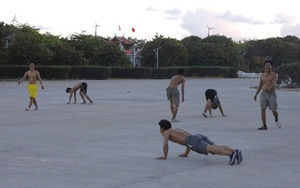 Thể thao ở Trường Sa: Nơi sân bóng chìm trong biển cả