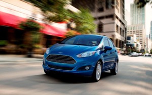 Làm sao để tránh nhầm chân phanh và chân ga?