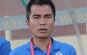 HLV Minh Đức nói Văn Quyết không xô ngã, trọng tài tự vấp