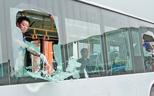 Xử lý hành vi ném đá xe khách trên cao tốc Nội Bài - Lào Cai