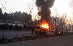 Pakistan: Đánh bom trên xe buýt chở nhân viên chính phủ, hơn 40 người thương vong