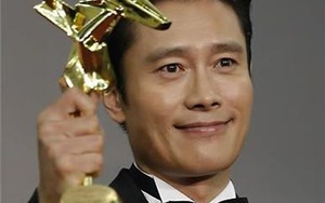 Lee Byung Hun giành giải Nam diễn viên chính xuất sắc nhất tại lễ trao giải Điện ảnh châu Á