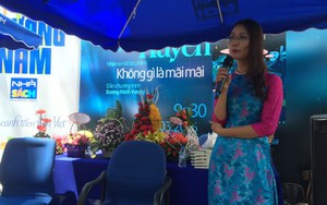 Nhà văn, MC Đoàn Phương Huyền đem Bolero vào hội sách