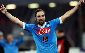 Napoli tẩy chay Mediaset vì đưa tin Higuain từ chối gia hạn hợp đồng