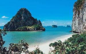 Cộng đồng du lịch - phượt Việt Nam lên "cơn sốt" vì hòn đảo mới tinh, đẹp nhất vịnh Bắc Bộ