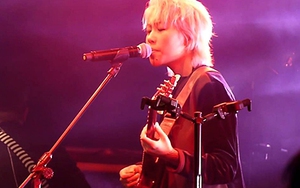 Con gái 'Nữ hoàng' pop Vương Phi phát hành album tiếng Anh đầu tay