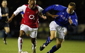 Cựu tiền đạo Arsenal tái xuất ở tuổi 41