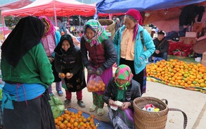 Video du lịch: Đến Hà Giang đi chợ phiên Đồng Văn