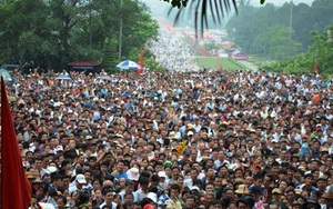 Chùm ảnh du lịch: Biển người đi lễ Giỗ tổ Hùng Vương 2016