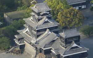 Chùm ảnh: Động đất ở Nhật Bản làm đổ sụp tường lâu đài 400 năm tuổi Kumamoto
