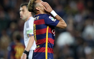 'Neymar tát cầu thủ Valencia, ném chai nước về phía đối thủ'