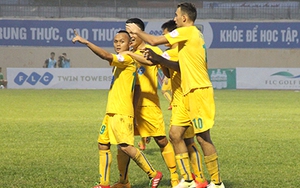 Ngẫm từ 3 thẻ đỏ và 23 bàn thắng