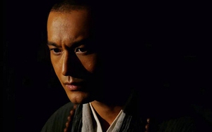 Huỳnh Hiểu Minh bị mẹ bắt... 'cạo trọc' làm Đường Tăng trước khi cưới Angelababy