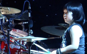 VIDEO: Cậu bé đánh trống trong Got Talent hóa 'người khổng lồ'