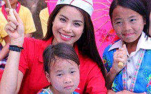 Hoa hậu Phạm Hương đến với trẻ em Điện Biên