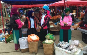 Chùm ảnh du lịch: Đến Hà Giang, đi chợ phiên Đồng Văn