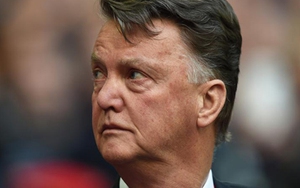TIẾT LỘ Van Gaal đòi xây hàng rào 8 mét quanh sân tập