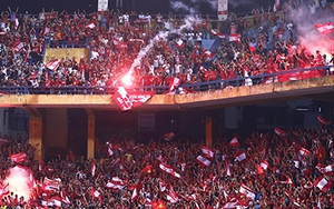 Hải Phòng thua trên sân cỏ nhưng thắng ở khán đài