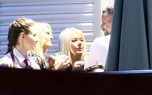 Gia đình Ryan Giggs: Kẻ khóc, người cười