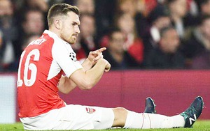 Aaron Ramsey vẫn tiếc vì Arsenal đã để Leicester vô địch Premier League