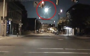 VIDEO: Thiên thạch 'thiêu cháy' bầu trời đêm New York