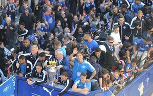 CHÙM ẢNH: Leicester được hàng ngàn CĐV chào đón cuồng nhiệt ở Thái Lan