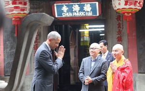 VIDEO: Người TP HCM nồng nhiệt chào đón tổng thống Obama