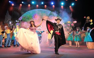 'Gương mặt thân quen nhí' ra... Hồ Tây