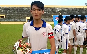 Trung vệ Huỳnh Tấn Sinh: Người chặn đứng các 'sát thủ' của HLV Hữu Thắng