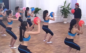 Không nhịn được cười khi xem người đẹp Hoa khôi trổ tài diễn xuất