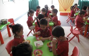 Con trẻ bây giờ cũng 'khổ'