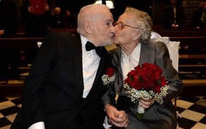 Thư châu Âu: Khi bố mẹ, ông bà ta vào Facebook...